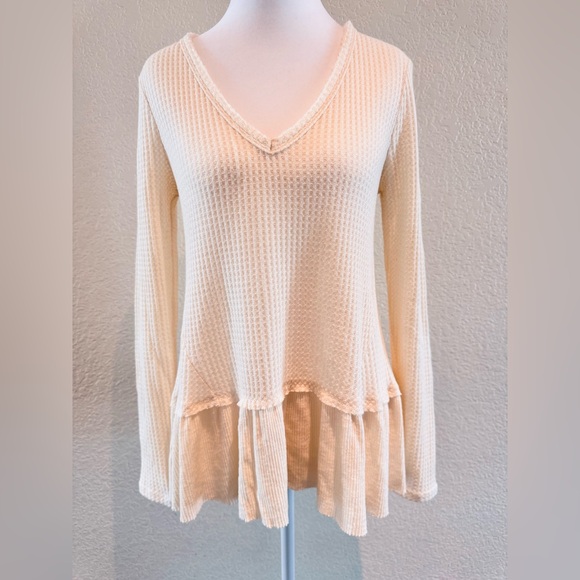 Anthropologie Tops - Anthropologie - Eri + Ali - Waffle Knit V- Neck Peplum Top – Cream – Size XS